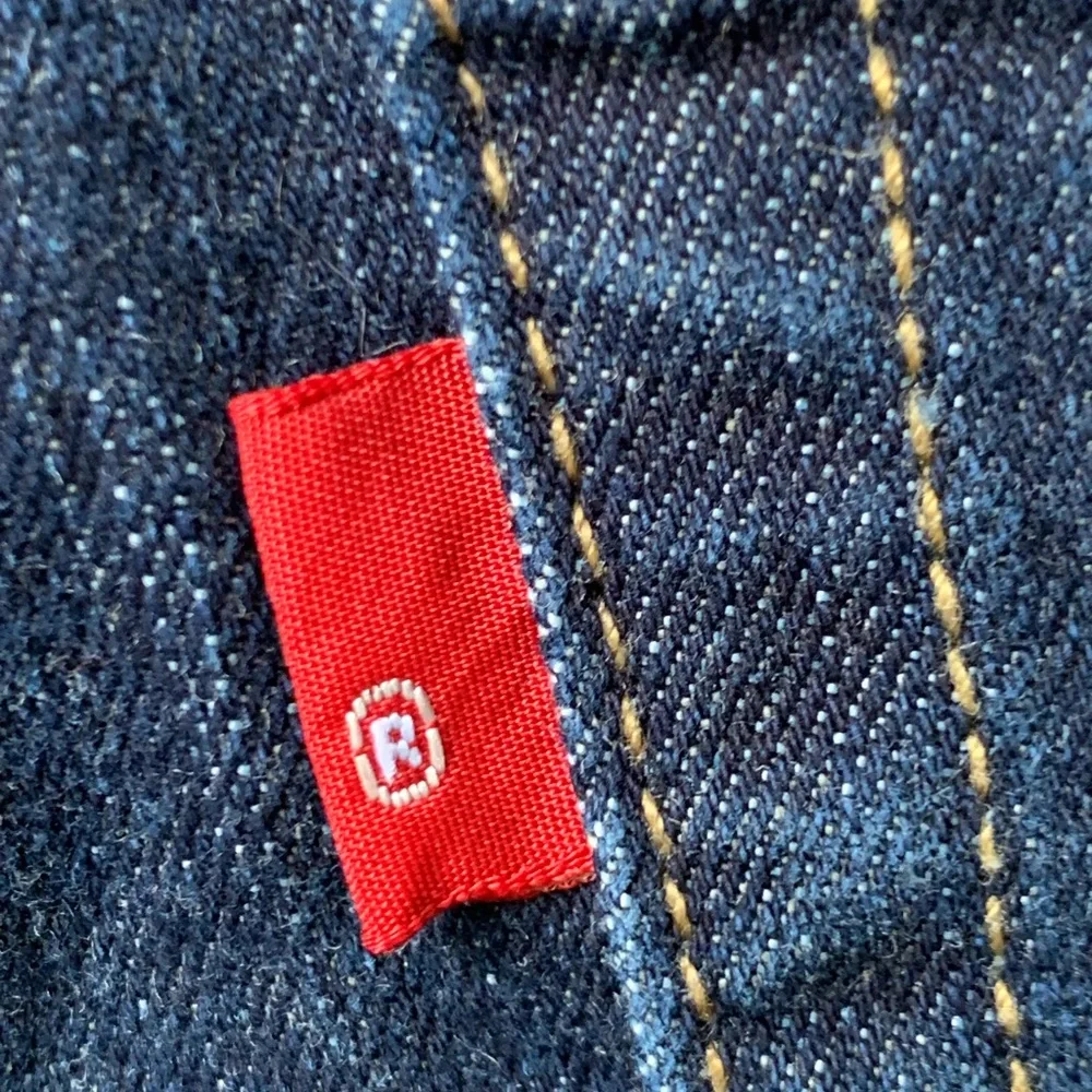 Levis waist rise